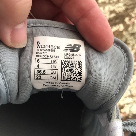 NB Running Shoes - Picture 4 of 8